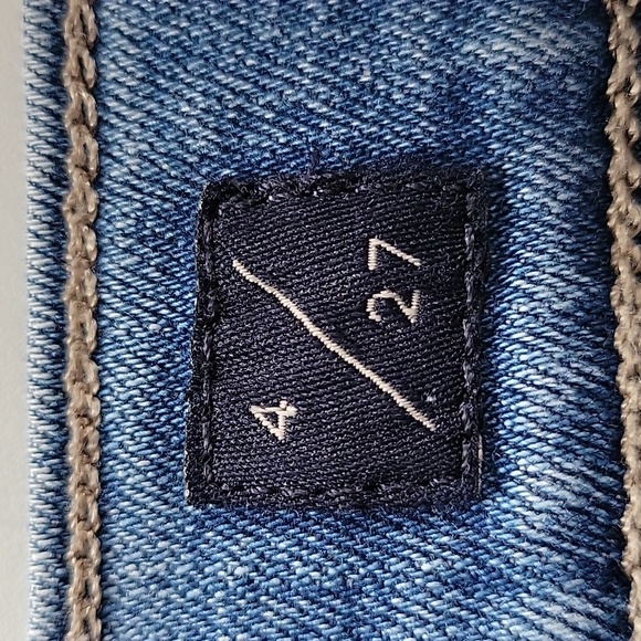 Lucky Brand Mid Rise Ava Crop Button Fly Jeans Lt. Wash Size 4 - Picture 12 of 15